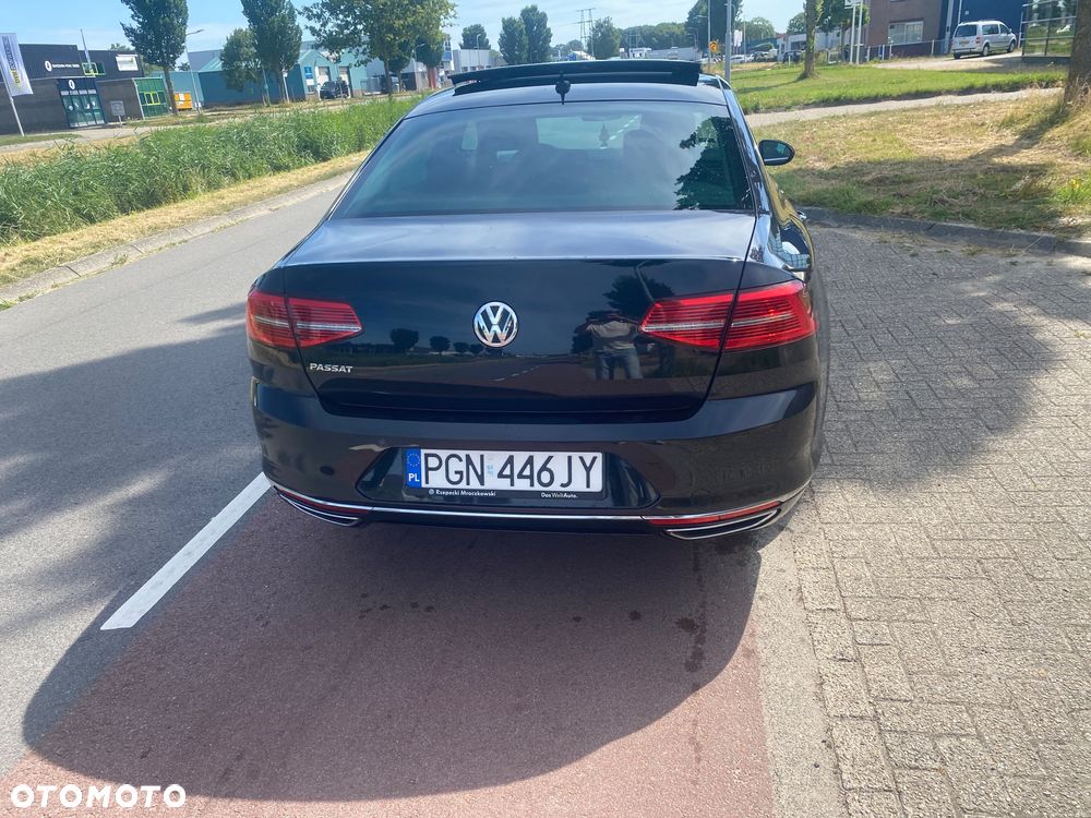Volkswagen Passat - 4