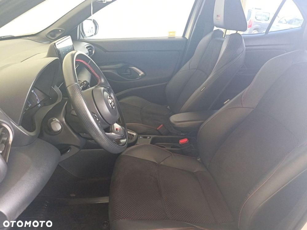 Toyota Yaris Cross Hybrid 1.5 GR Sport - 15