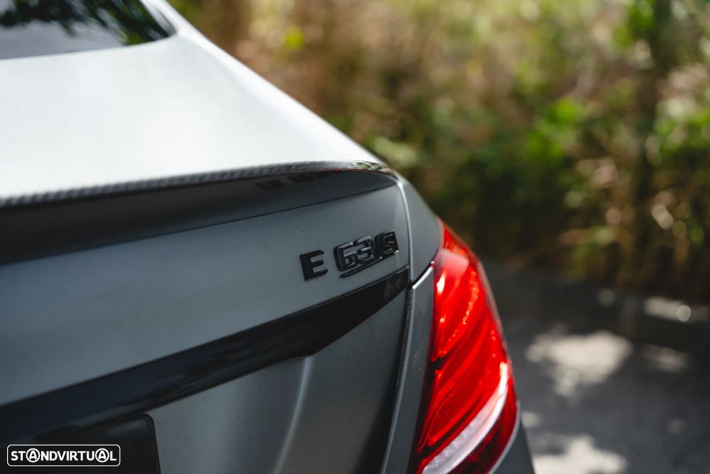 Mercedes-Benz E 63 AMG S 4-Matic+ - 23
