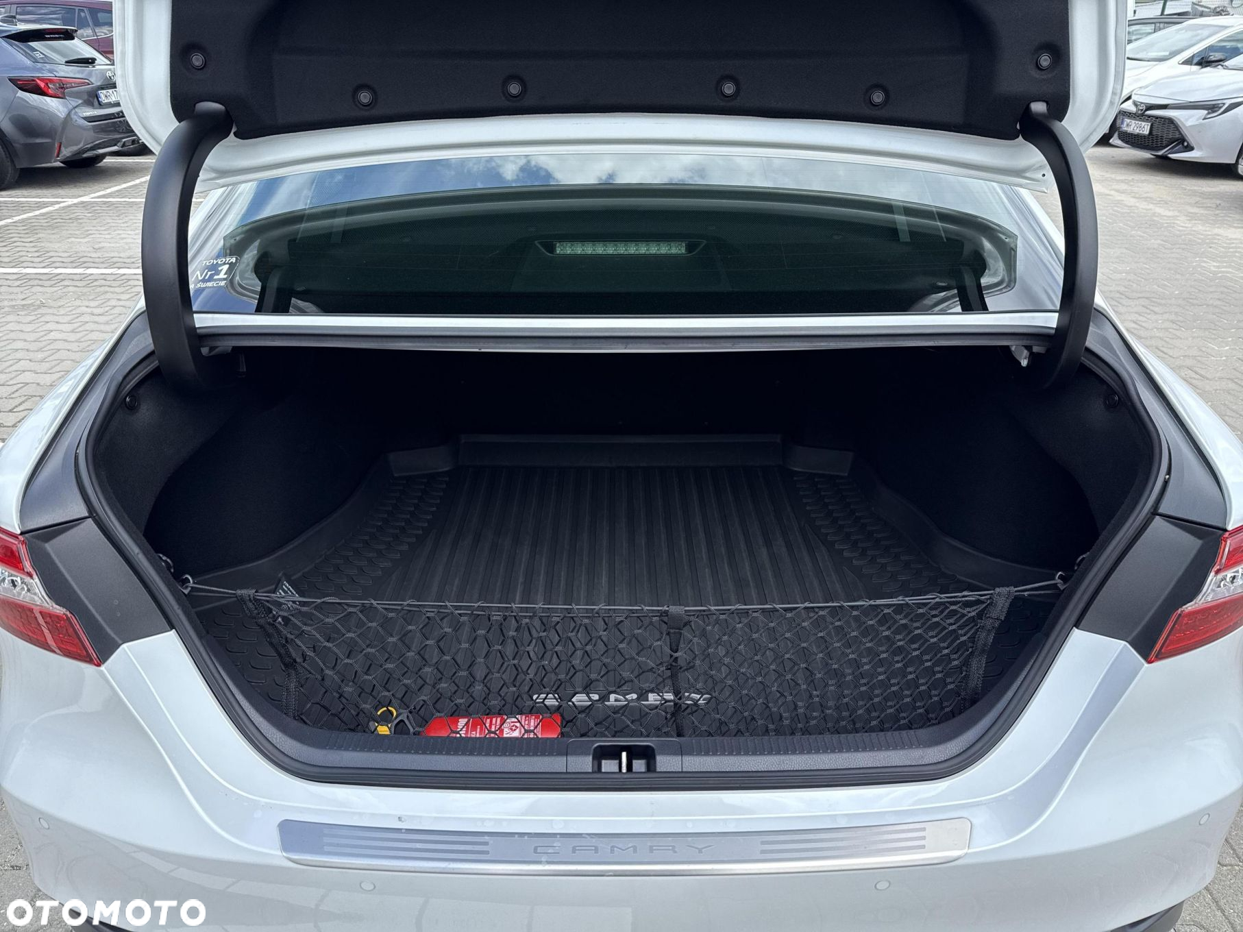 Toyota Camry - 13