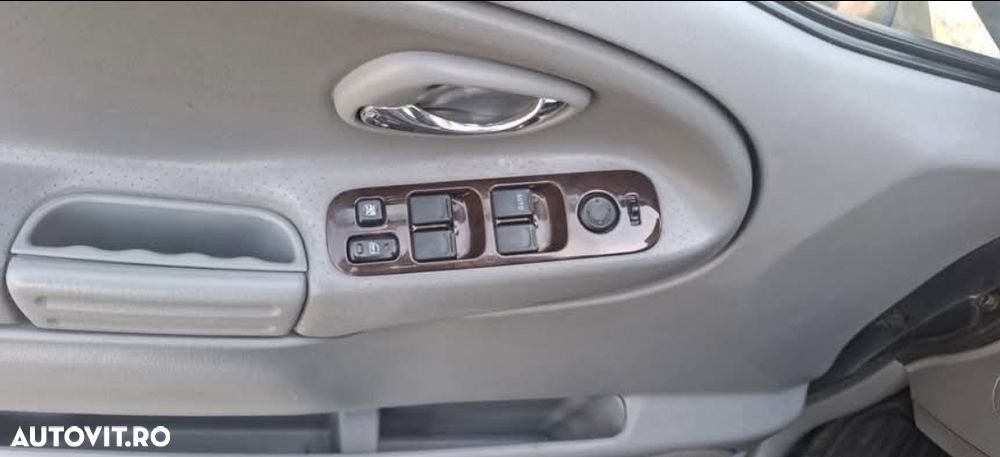 Suzuki Grand Vitara XL-7 2.0 TD - 14