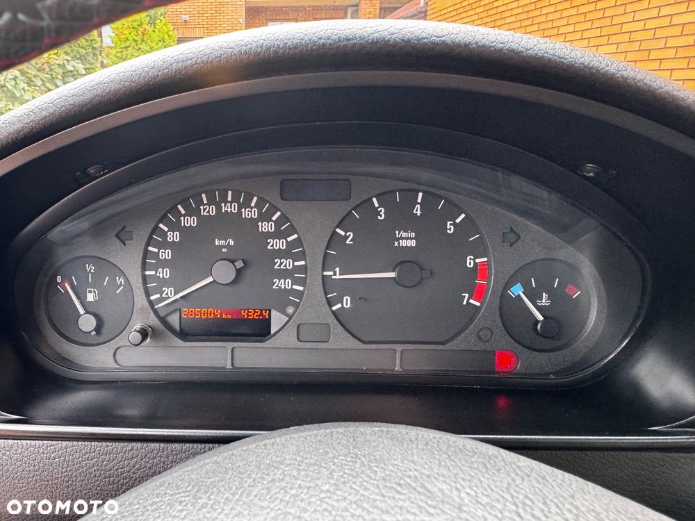 BMW Seria 3 316i - 13
