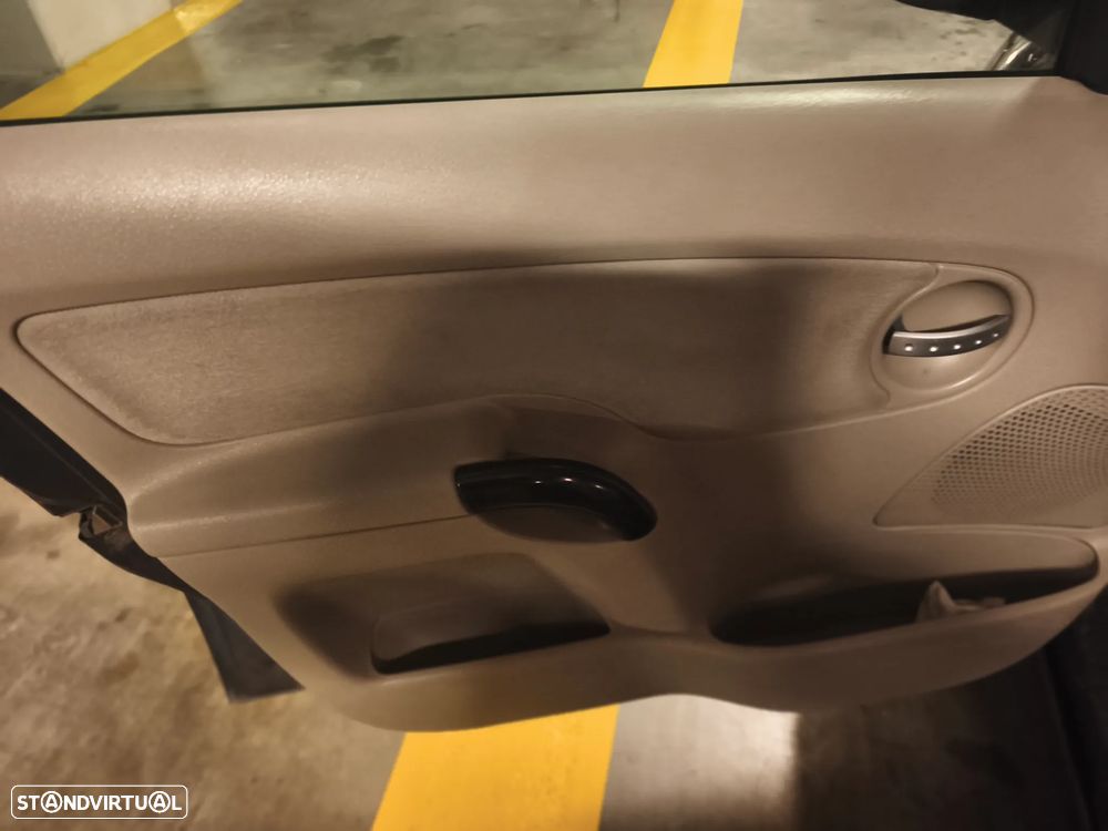 Citroën C3 1.4 HDi 16V Exclusive - 20
