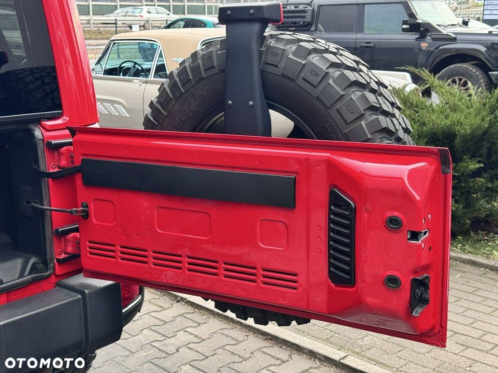 Jeep Wrangler - 13