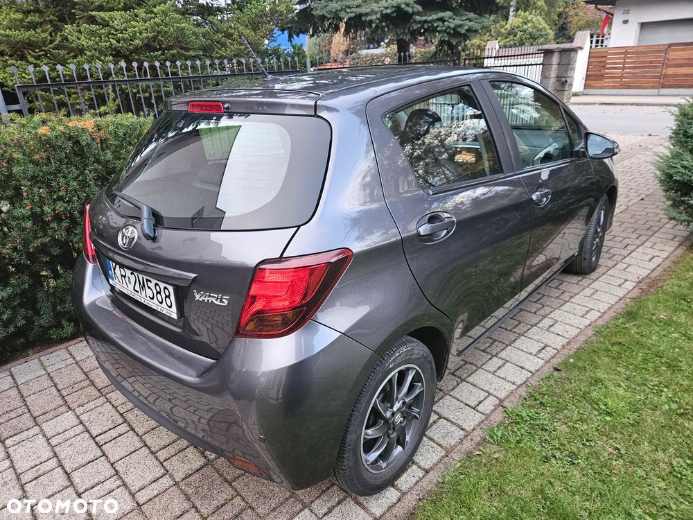 Toyota Yaris 2015 photo 4