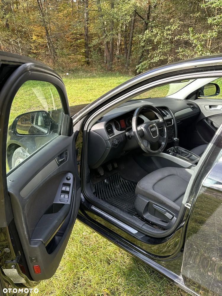 Audi A4 Limousine - 8