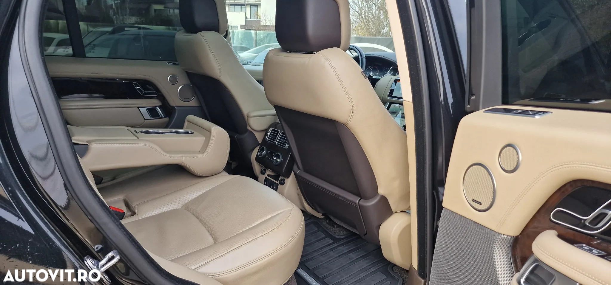 Land Rover Range Rover 3.0L SDV6 Vogue - 12