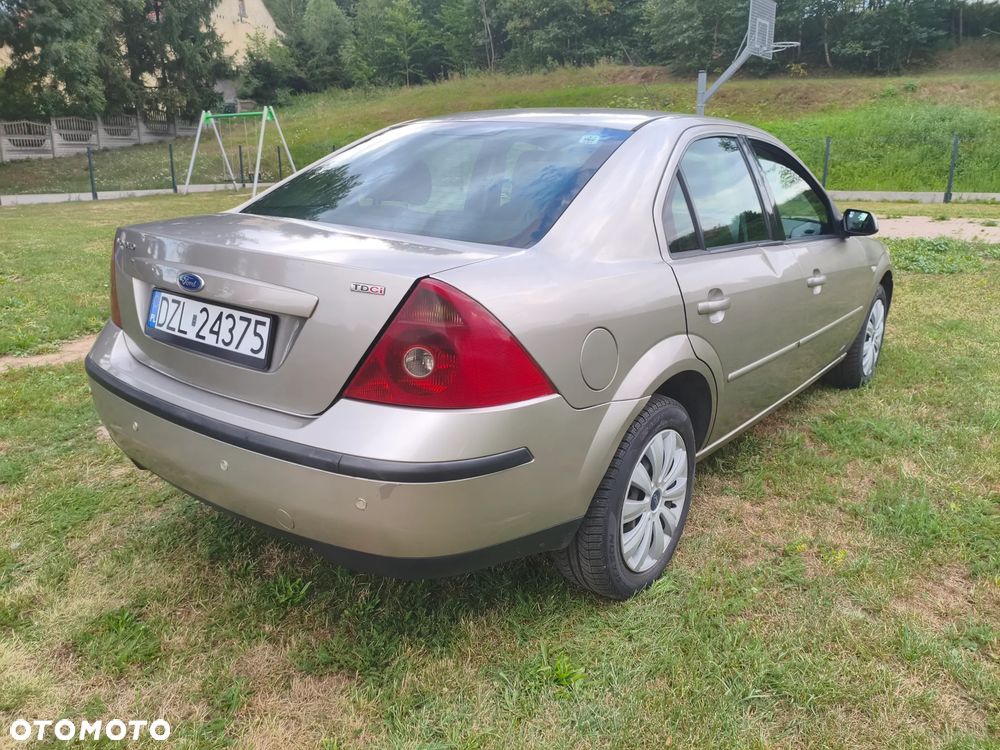 Ford Mondeo 2.0 TDCi Ambiente - 3