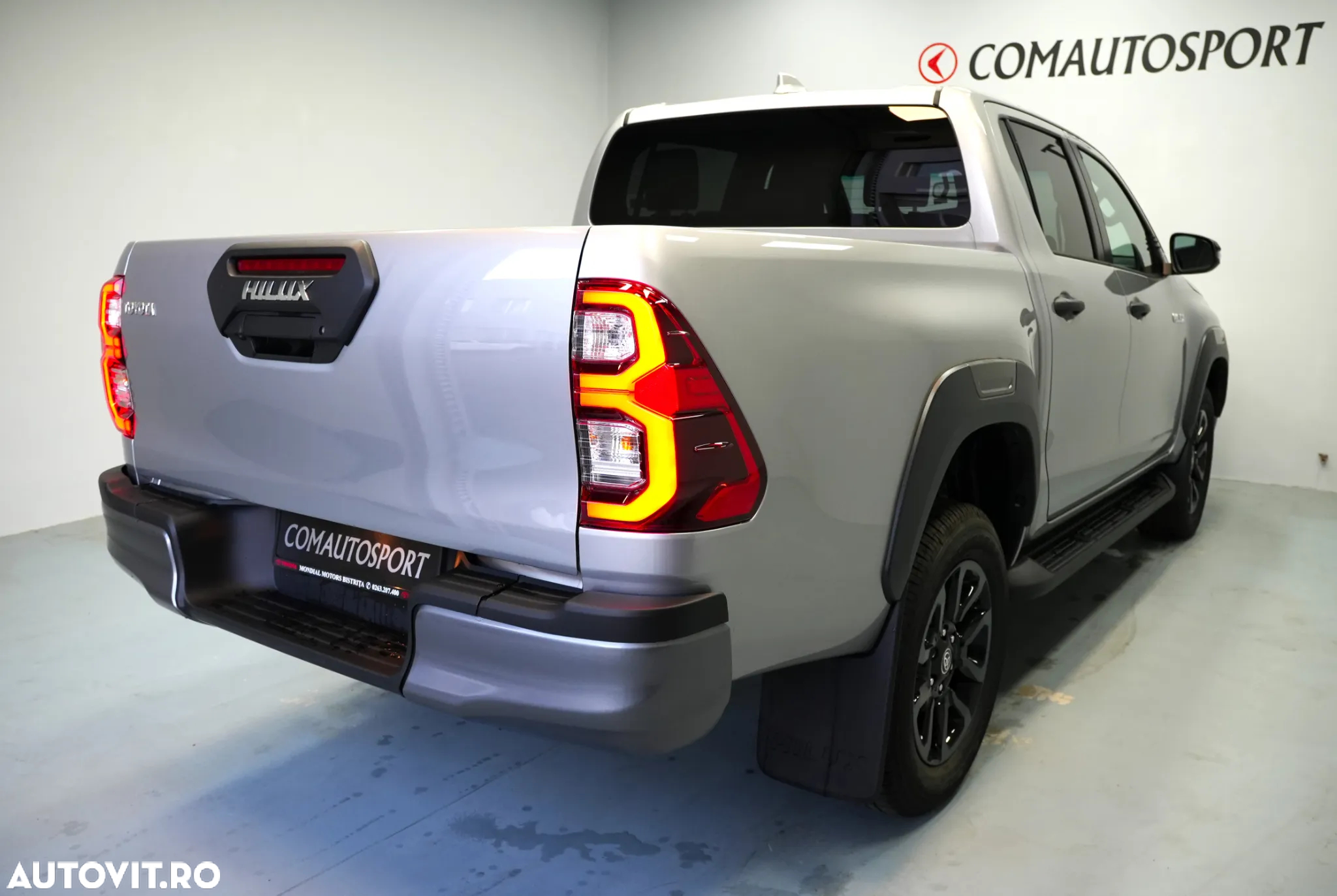 Toyota Hilux 2.8D 204CP 4x4 Double Cab AT MHEV Invincible - 6