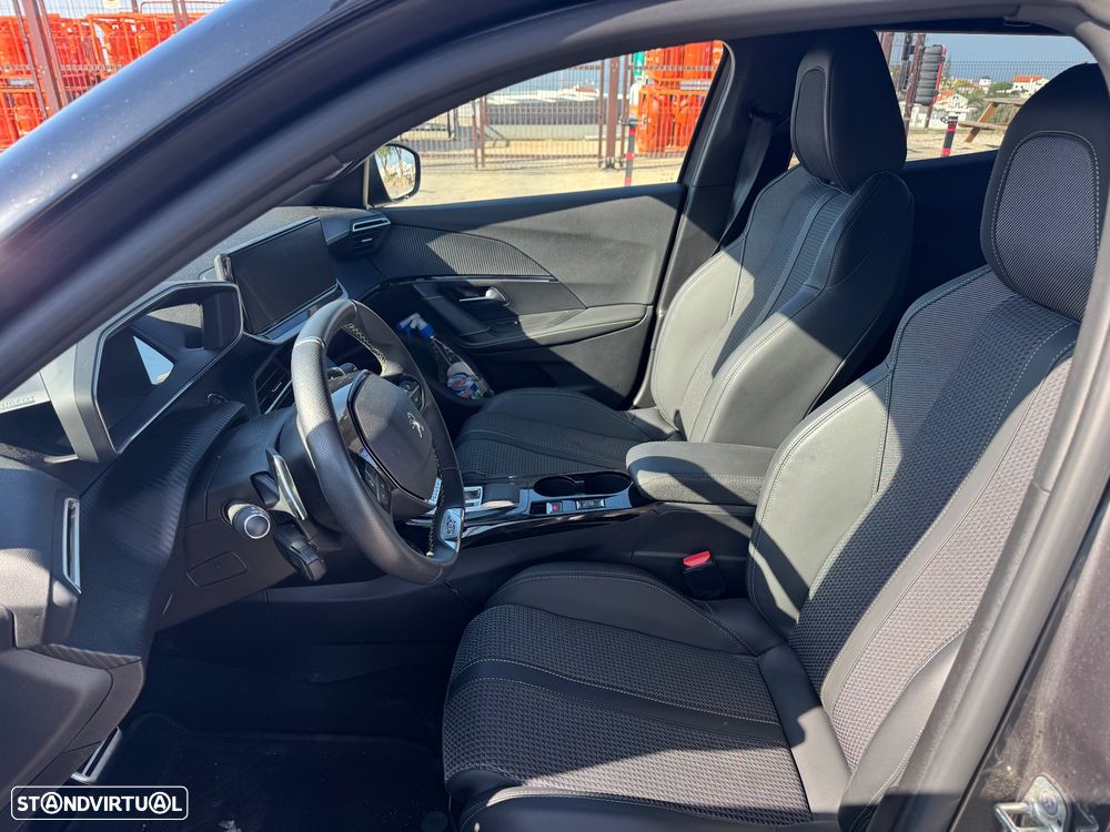 Peugeot 2008 1.2 PureTech GT Line EAT8 - 1