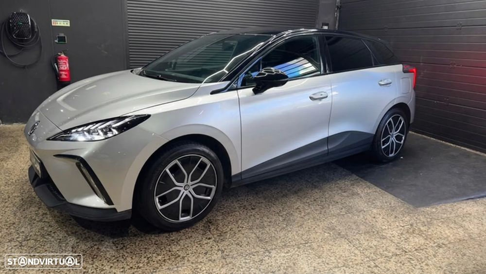 MG MG4 77 kWh Extended Range Luxury - 3