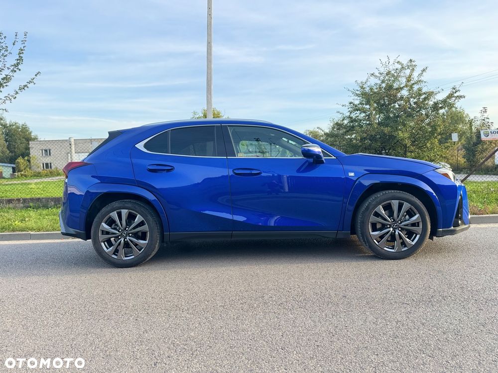 Lexus UX 300h F Sport - 9