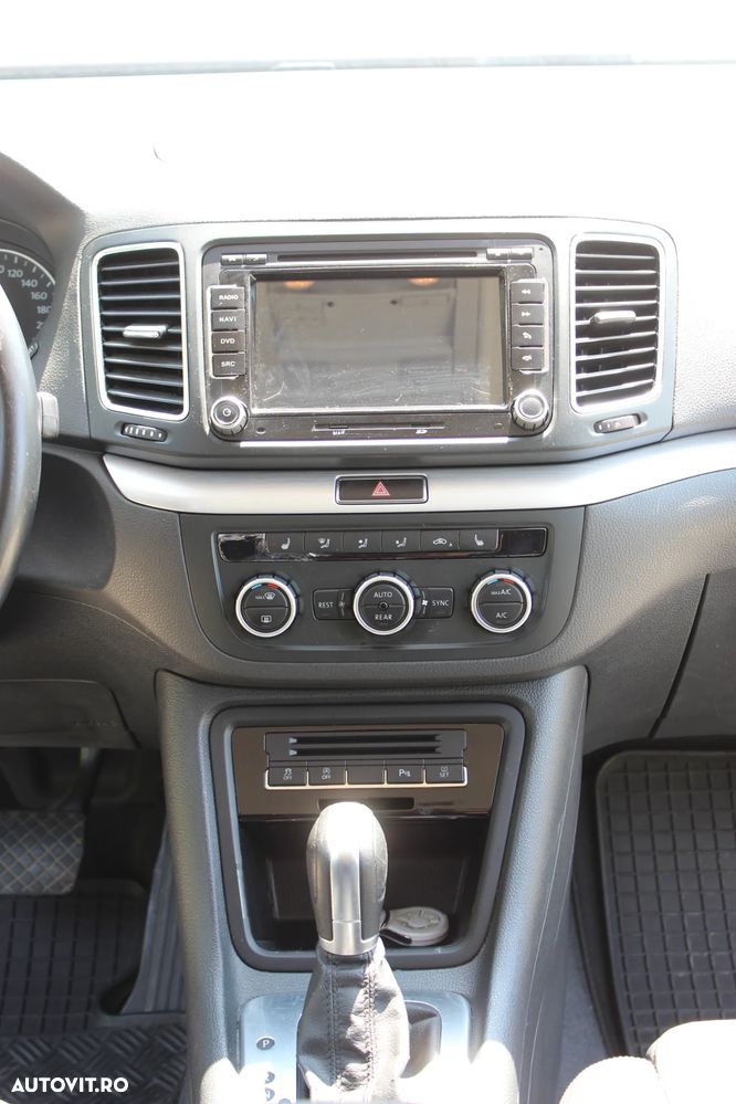 Volkswagen Sharan 2.0 TDI DSG BlueMotion Technology Highline - 8