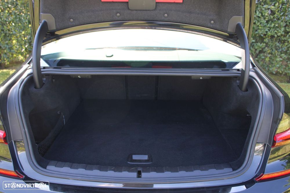 BMW 320 e Pack M Auto - 8