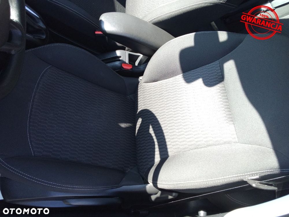 Peugeot 208 - 19