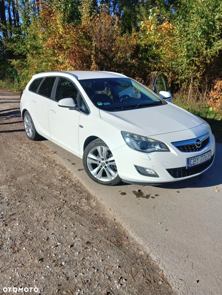 Opel Astra 1.6 Turbo Sport - 1