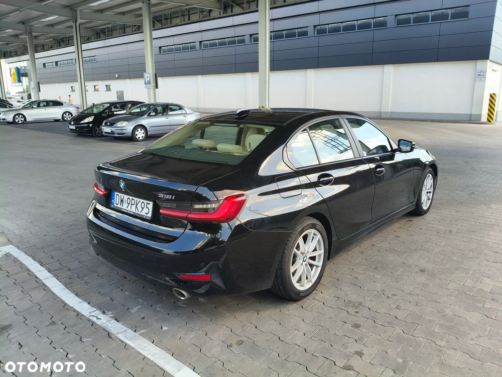 BMW Seria 3 318i - 5