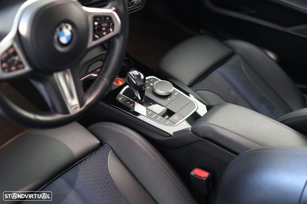 BMW 118 i Pack M Auto - 19