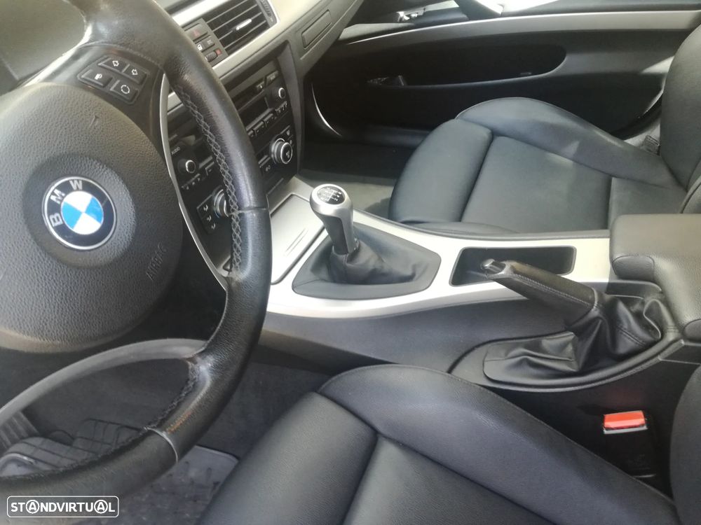 BMW 320 d Exclusive - 8