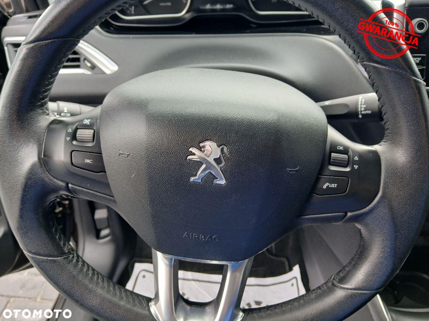 Peugeot 208 - 18