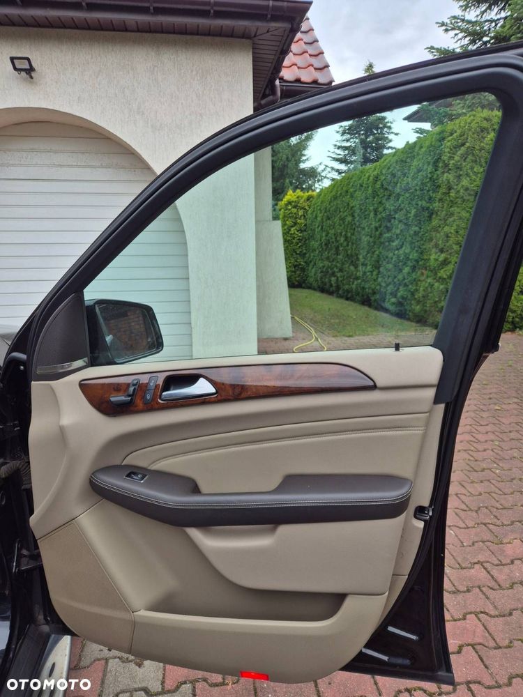 Mercedes-Benz ML - 13
