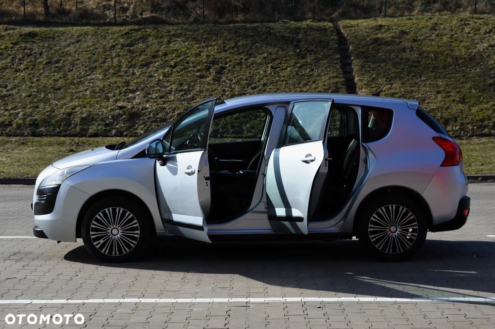 Peugeot 3008 1.6 HDi Premium - 24