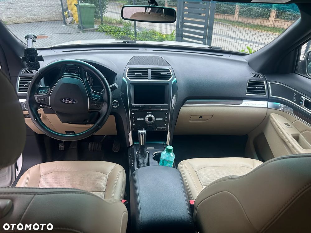 Ford Explorer - 15
