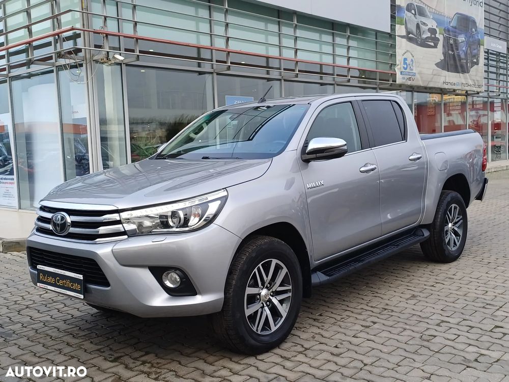 Toyota Hilux 4x4 Double Cab A/T Invincible - 2