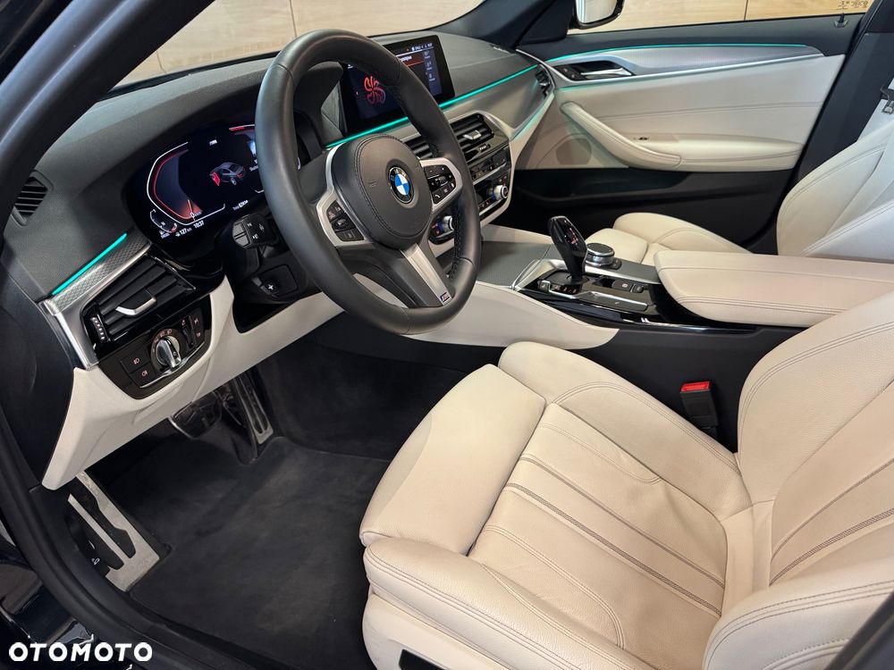 BMW Seria 5 520d xDrive M Sport sport - 13