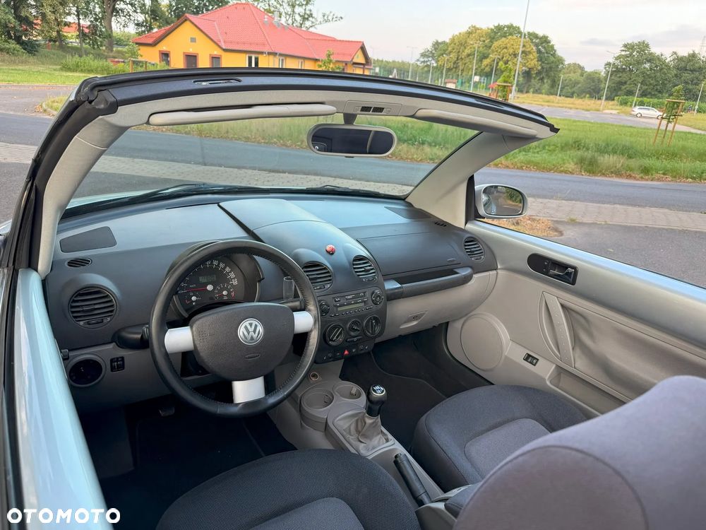 Volkswagen New Beetle - 8