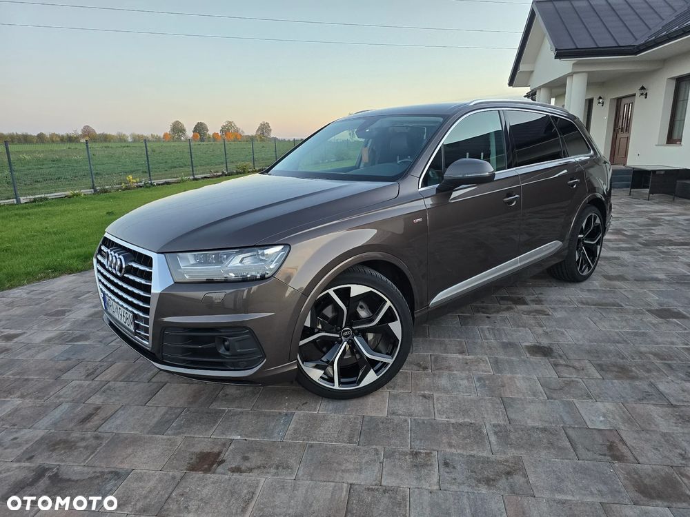 Audi Q7 - 1