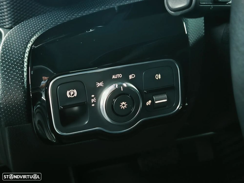 Mercedes-Benz A 180 d Progressive Aut. - 39