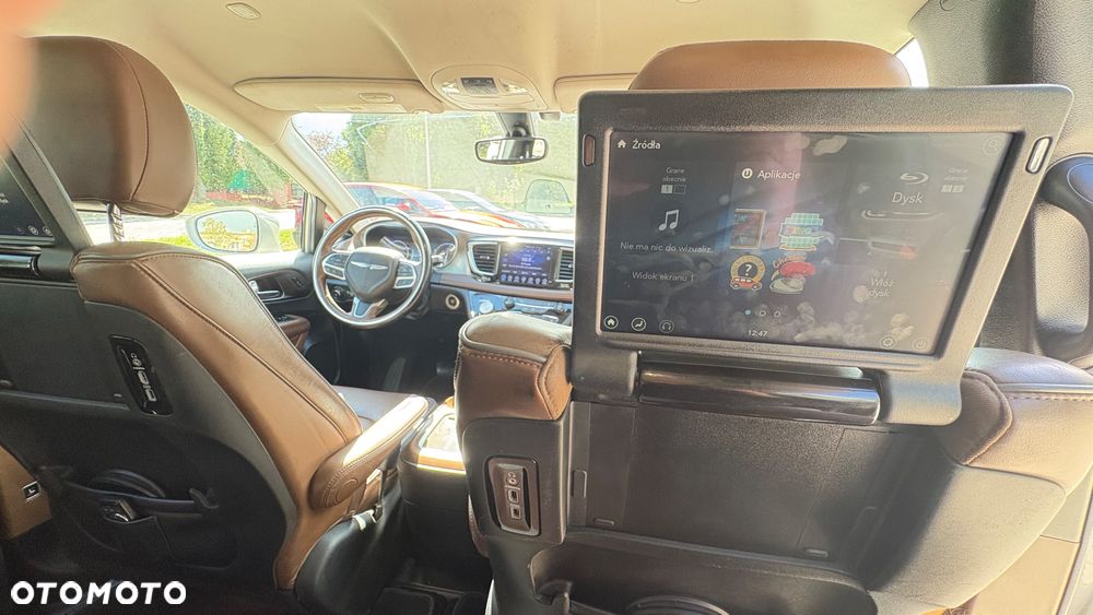 Chrysler Pacifica - 30