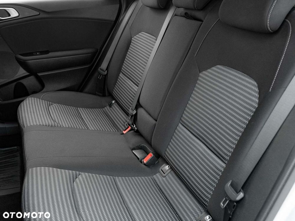 Kia Ceed - 24