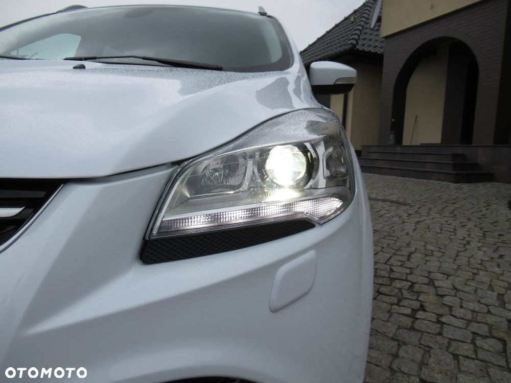 Ford Kuga 1.6 EcoBoost 2x4 Titanium - 17