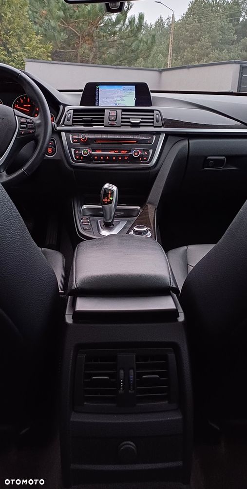 BMW Seria 3 318d Luxury Line - 13