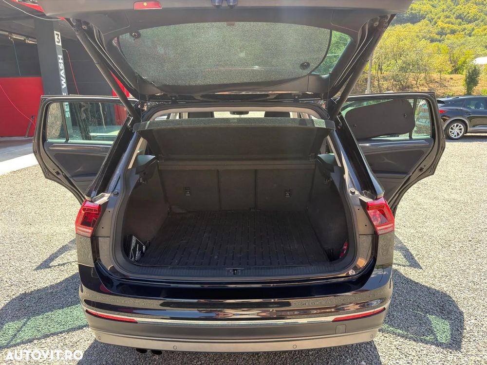 Volkswagen Tiguan - 16