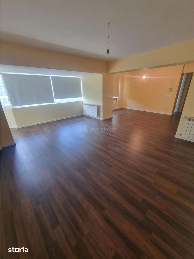 Apartament 5 camere cu scara interioara tip penthouse -doua etaje — fotografia 1