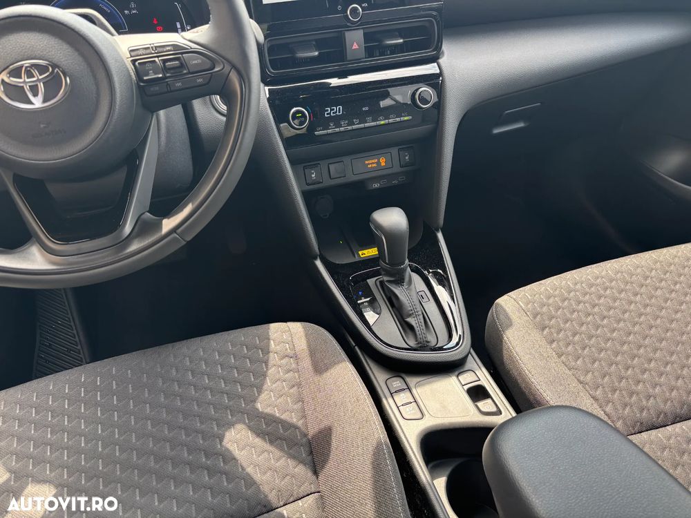 Toyota Yaris Cross 1.5 VVT-i HSD 4x2 Dynamic - 17
