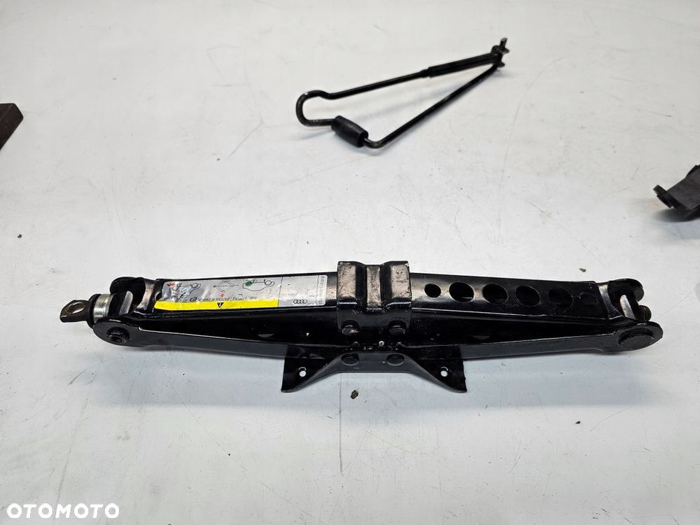 LEWAREK MOCOWANIE UCHWYT LEWARKA AUDI A3 8V 8V3012635B 8V0011031A - 4