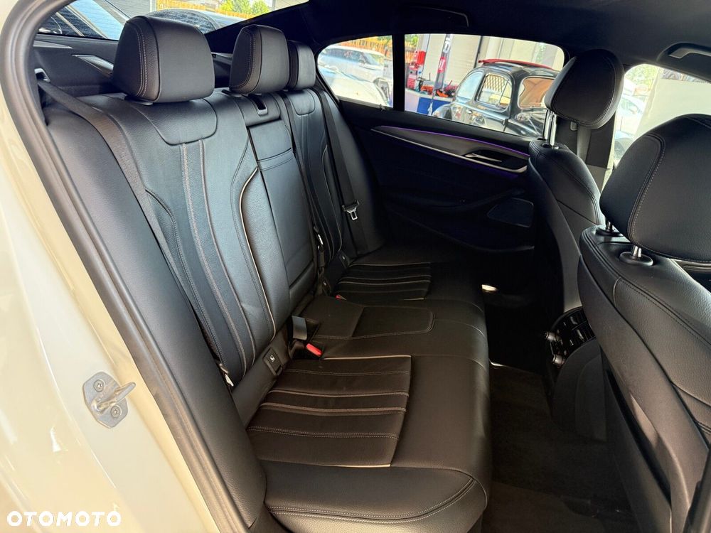BMW Seria 5 - 13