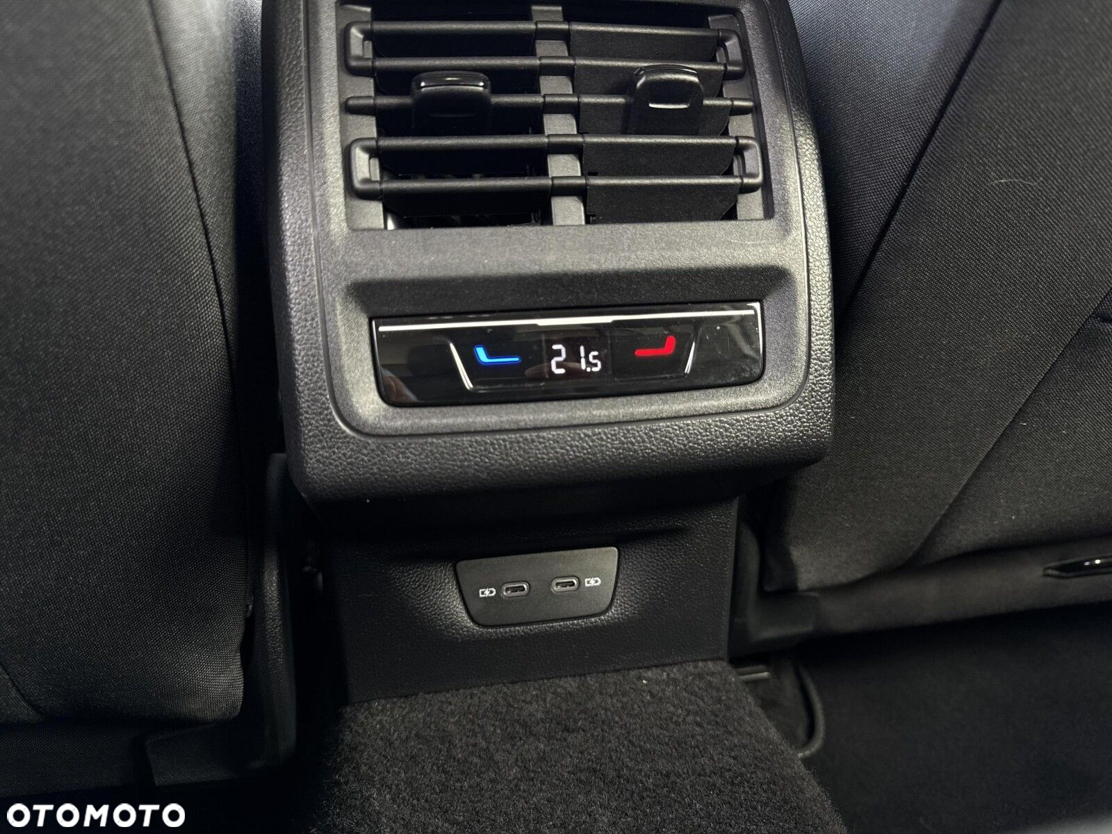 Volkswagen Golf - 33