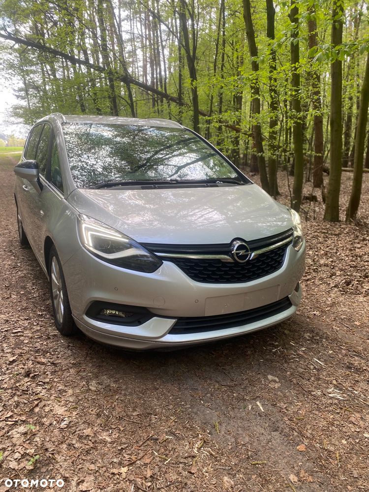 Opel Zafira 2.0 D (CDTI ecoFLEX) Start/Stop Active - 2