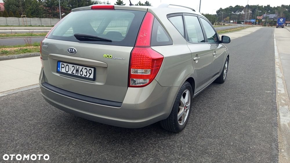Kia Ceed 1.4 Comfort + - 6