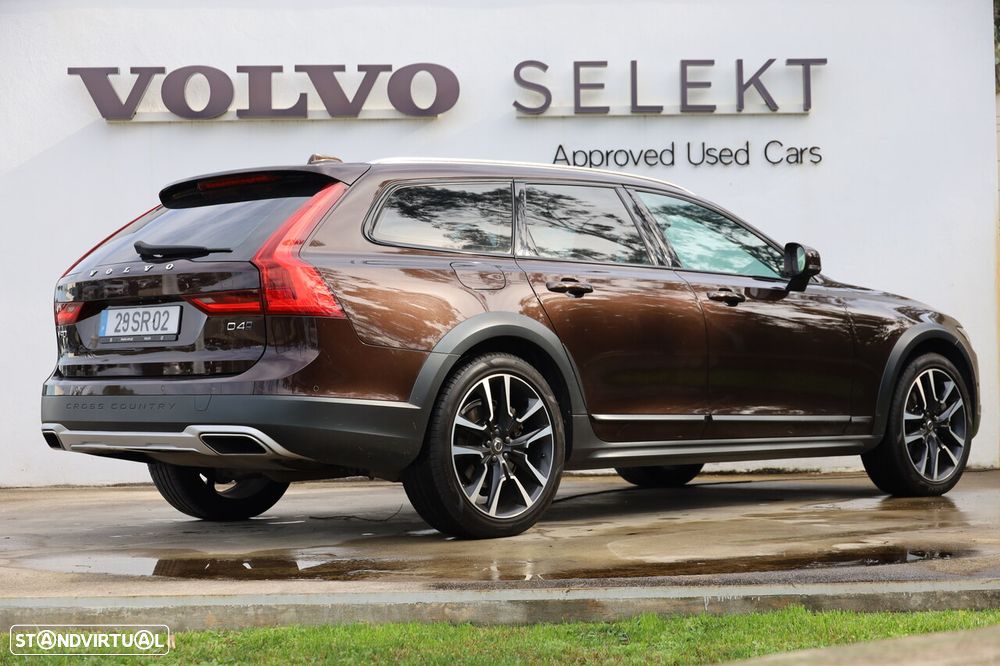 Volvo V90 Cross Country 2.0 D4 Pro AWD Geartronic - 6