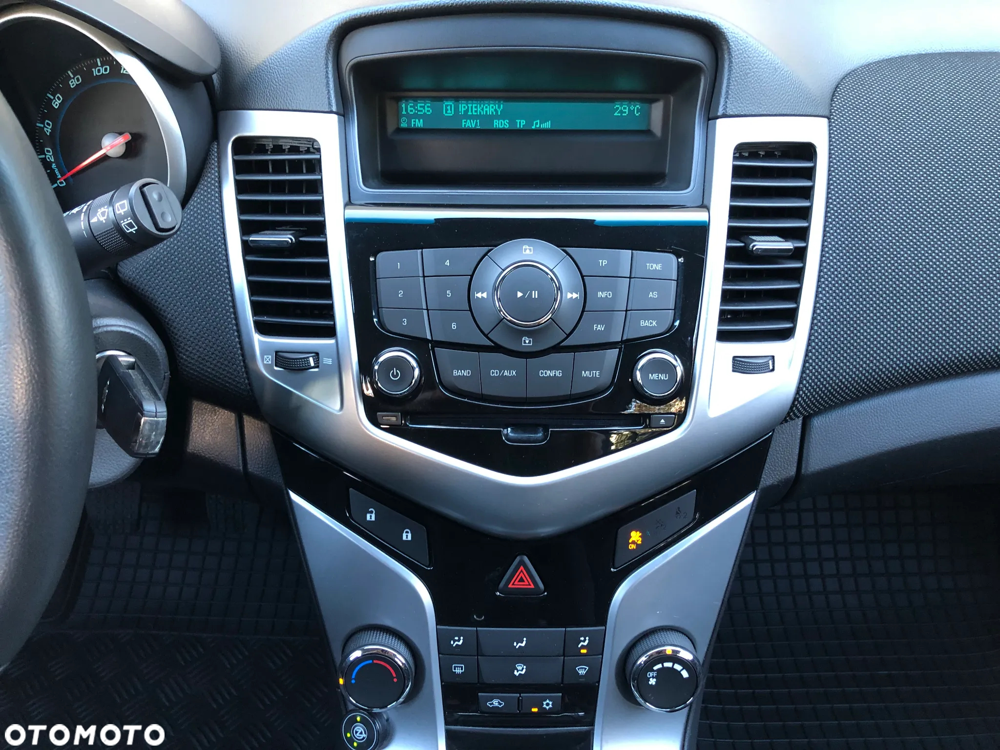 Chevrolet Cruze 1.6 LS - 15