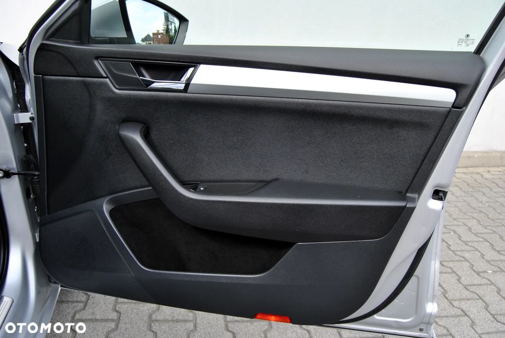 Skoda Superb 2.0 TDI 4x4 DSG Style - 31