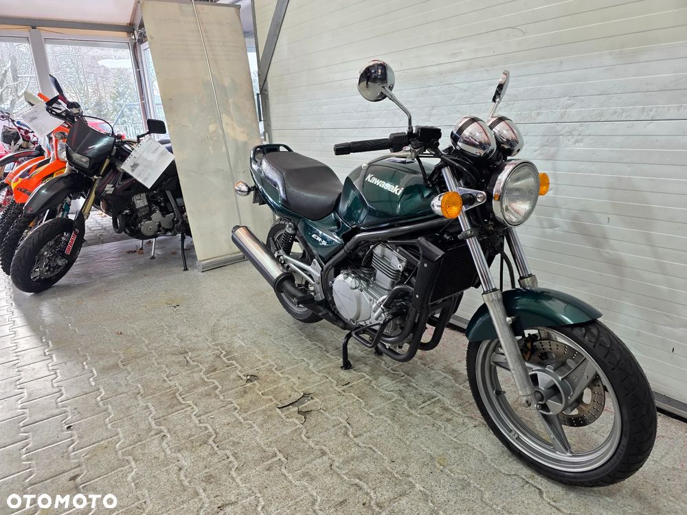 Kawasaki ER - 12