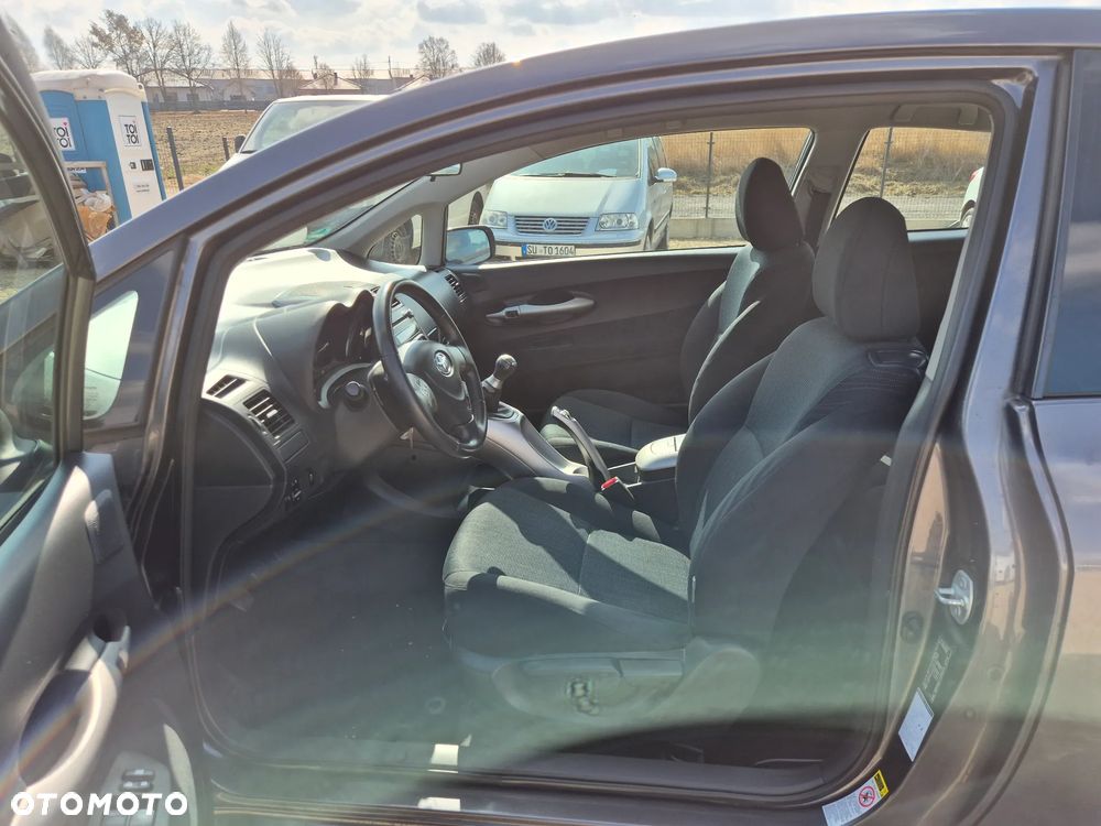 Toyota Auris 1.4 VVT-i - 5