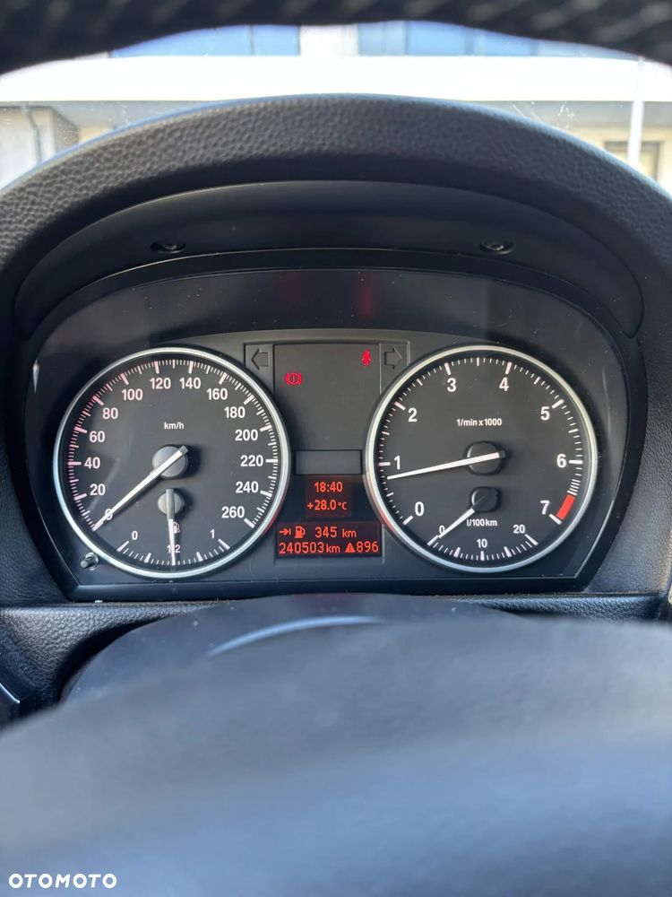 BMW Seria 3 318i - 9